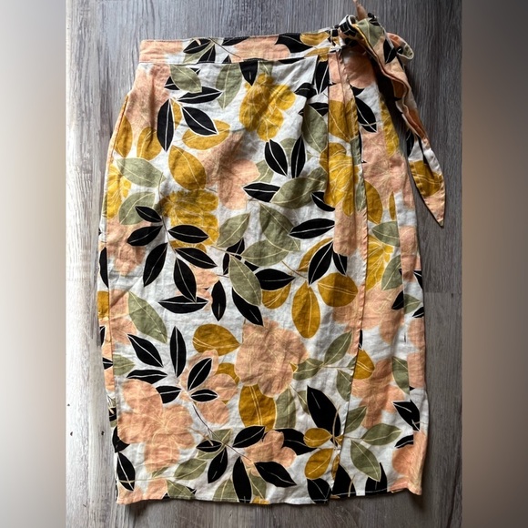 Rachel Zoe Dresses & Skirts - 100% linen Rachel Zoe floral wrap skirt size small